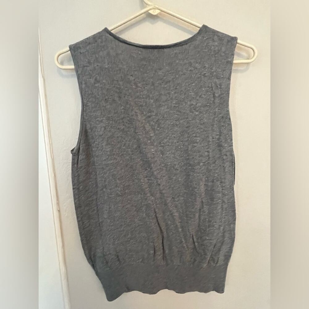 Women's Worthington gray sleeveless light sweater with ruffles, Size Large - Picture 3 of 9